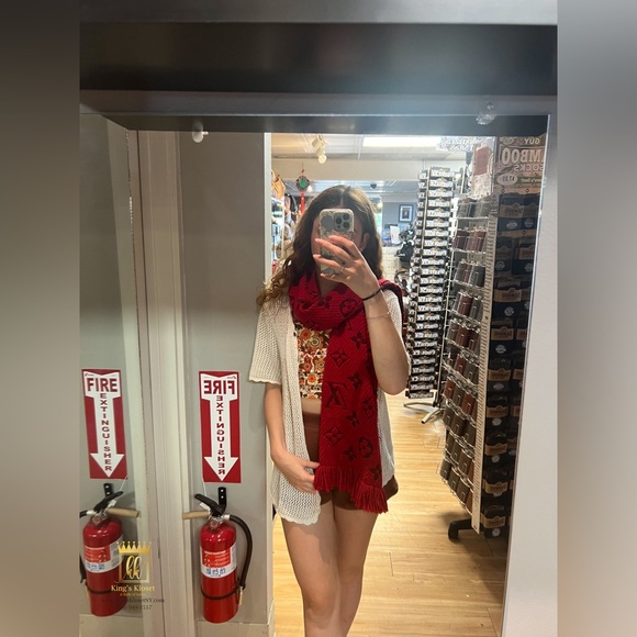 Louis Vuitton Scarf - Picture 8 of 9